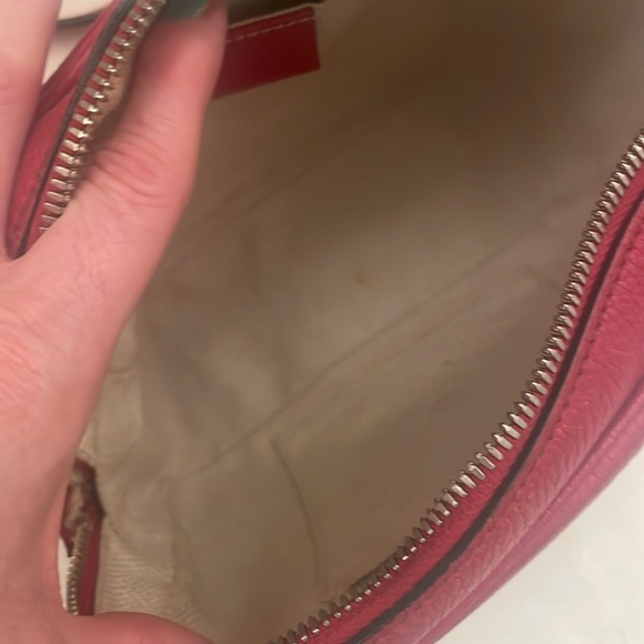 Gucci Red Soho Crossbody Bag - Picture 16 of 17